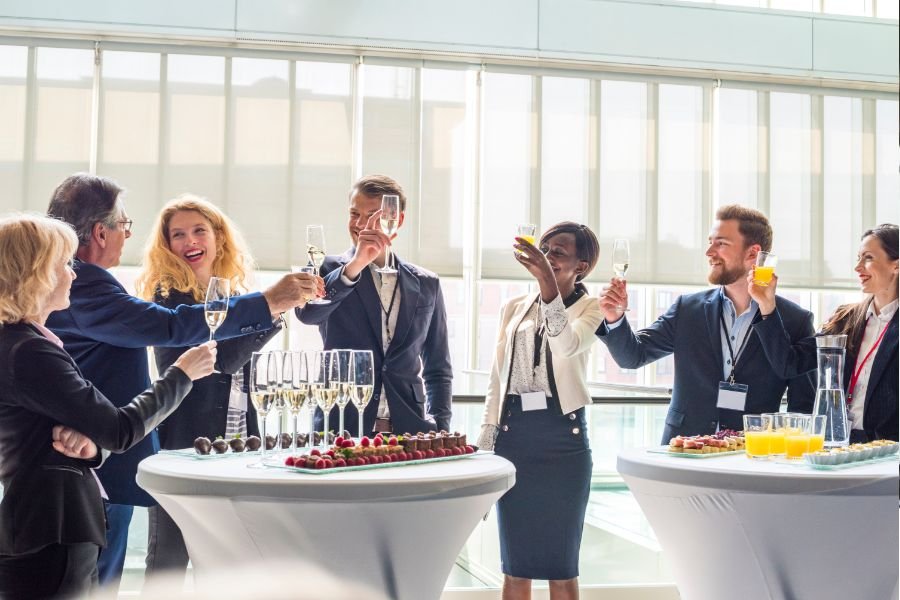 renta de trajes para eventos corporativos