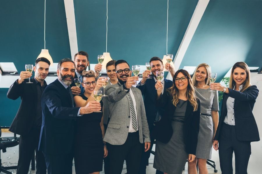 renta de trajes para eventos corporativos