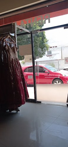 Divine - Renta Y Venta De Vestidos, renta de trajes en Gomez Palacio