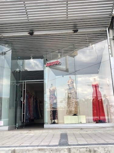 Elite Clothing & Accesories, renta de trajes en Celaya