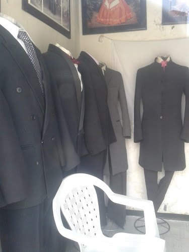 La Trajería, renta de trajes en Naucalpan