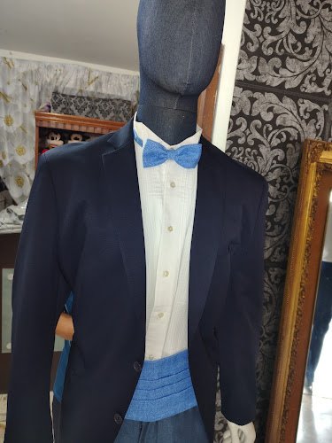 Trajes Larios Togas Y Birretes, renta de trajes en Celaya